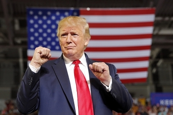 Cựu Tổng thống Trump "nhắc khéo" dân Mỹ