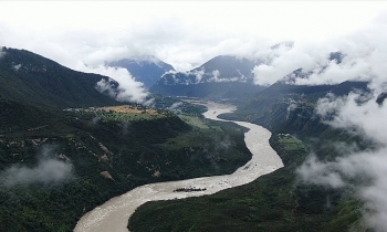 video hem nui sau nhat the gioi co gi dac biet