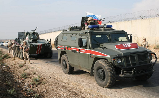 Mỹ 'khó xử' sau khi chạm trán quân đội Nga tại Syria