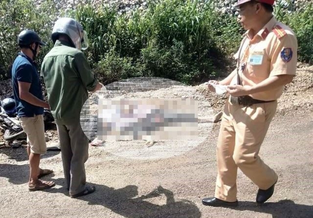 3411 hai nguoi chet khi xe may kep ba va cham xe dau keo