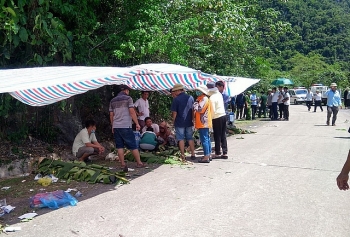 vu lat xe khach o quang binh nan nhan tu vong da len toi 13 nguoi