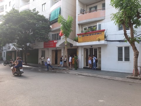 1156 tphcm nguoi dan ong nhay lau chung cu tu tu