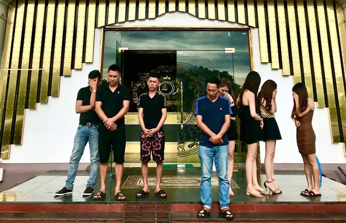Tin tức pháp luật trong ngày: Bất chấp lệnh cấm, quán karaoke vẫn tổ chức "tiệc ma túy đá" cho khách