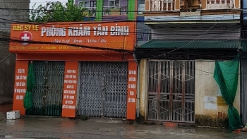 Bắt khẩn cấp bác sĩ sản khoa dùng thuốc chuột đầu độc cháu nội 1 tuổi