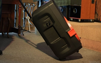 tin tuc phap luat sang 68 nhom nguoi hat loa keo keo danh cong an nhot dan phong giua dem khuya