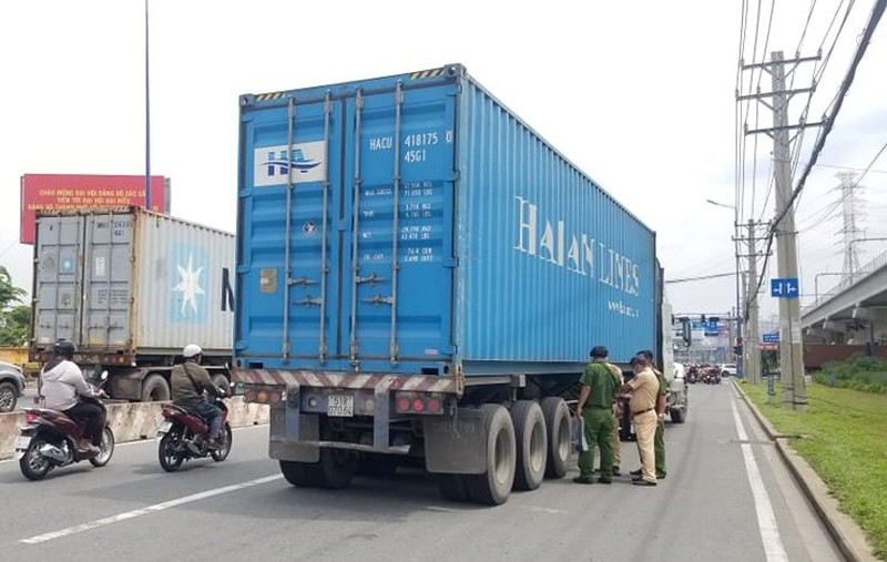 5236 container tong nguoi eakm