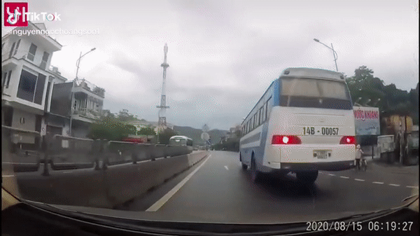 5326 ezgif com video to gif