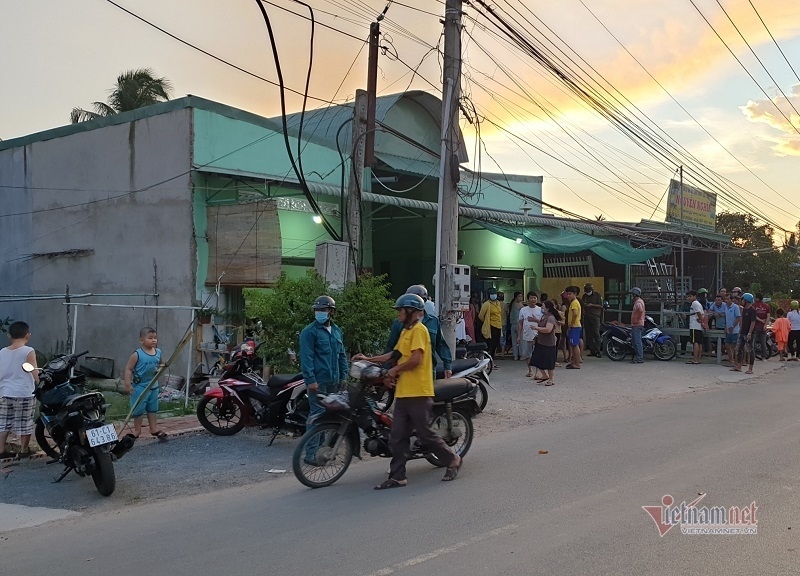 2850 be gai 12 tuoi chet trong tu the treo co o gac tro nghi bi cha me la ray