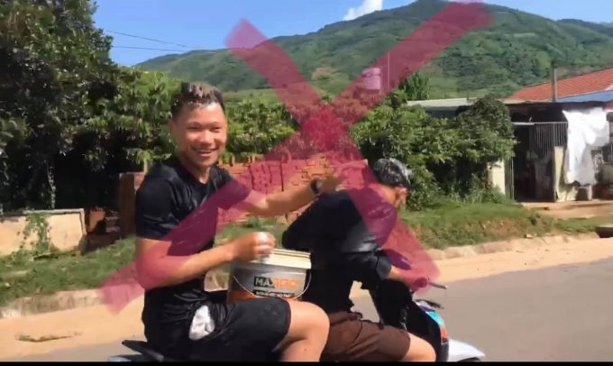 tin tuc thoi su 24h nong nhat sang 19 2 thanh nien son la vua di xe may vua goi dau cho nhau bi trieu tap len don