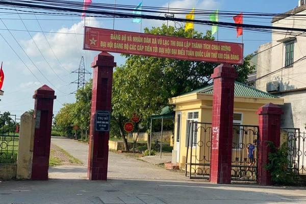 3123 danh bac tai nha cong an chu tich hdnd xa bi dinh chi cong tac