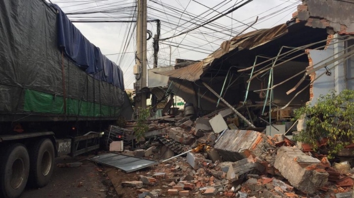 4836 xe yyu keo tong syp cya hang tren ql1