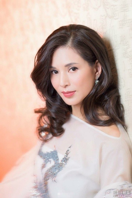 Những mỹ nhân Hoa ngữ có nhan sắc và tài sản kếch xù nhưng vẫn 