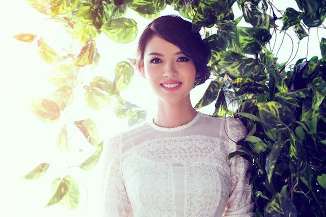Hoa hậu Trương Tử Lâm: Sự nghiệp rực rỡ, hôn nhân viên mãn tròn đầy
