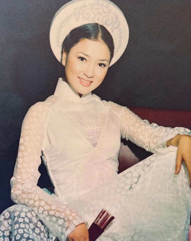 Hoa hậu Nguyễn Thị Huyền gây 