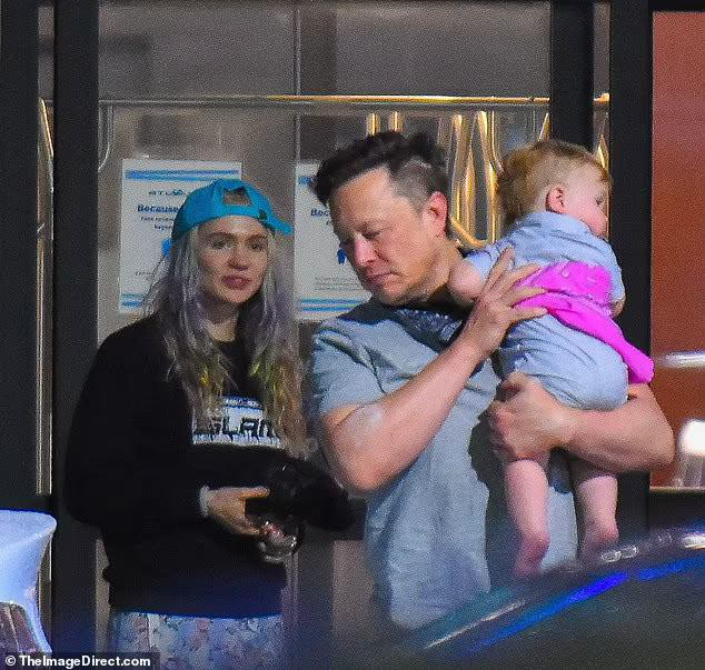 Tỷ phú Elon Musk xác nhận vừa chia tay bạn gái sau 3 năm hẹn hò