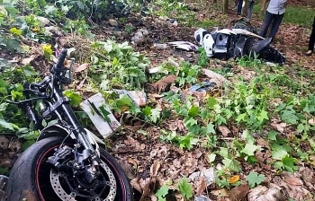 Tai nạn giao thông sáng 4/10: Xe phân khối lớn tông xe máy gãy làm đôi, nam thanh niên tử vong