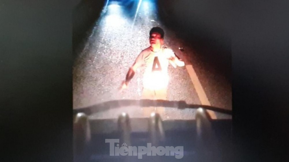 0543 tp chan xe o to rtuy