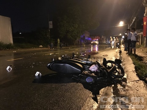 Tai nạn giao thông sáng 10/10: Bị kiểm tra, tài xế ô tô nhấn ga đẩy lùi CSGT rồi bỏ chạy