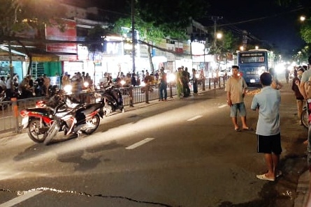 Tai nạn giao thông sáng 19/10: Xe máy mất lái, một người đàn ông rơi xuống Đập Làng tử vong