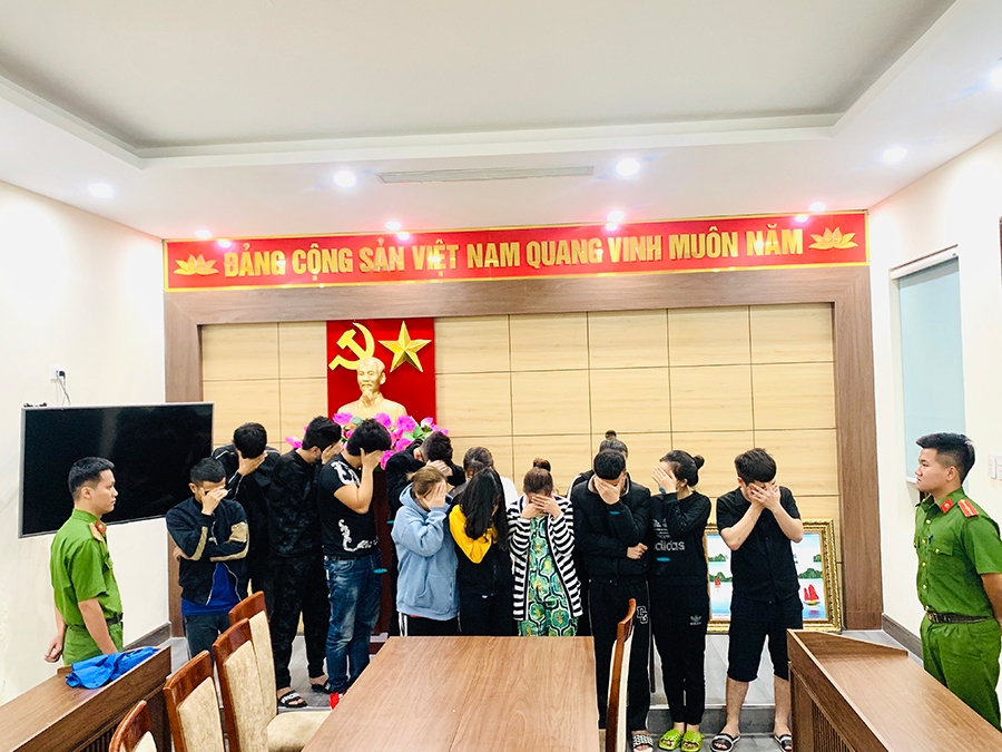 Thông tin pháp luật sáng 24/10: Nghi ngờ vợ có quan hệ tình cảm với ông chủ, chồng nổi cơn ghen vác búa gây án mạng