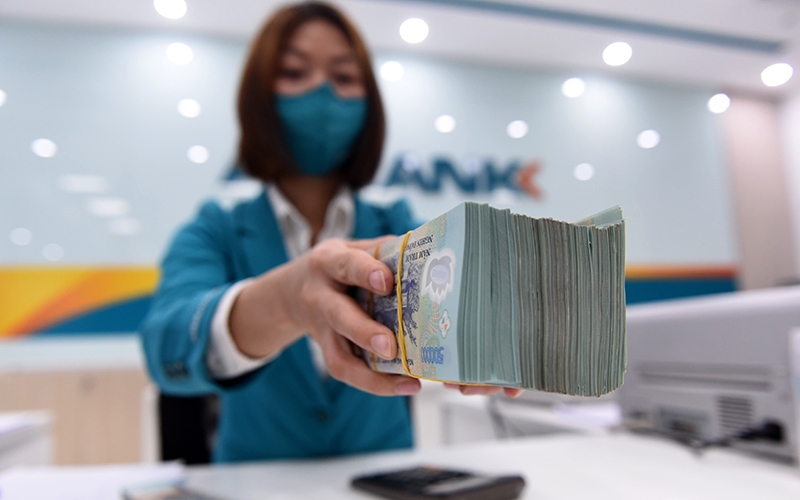 Lãi suất tiết kiệm ngân hàng hôm nay 26/10: Kỳ hạn 6 tháng ngân hàng nào cao nhất?