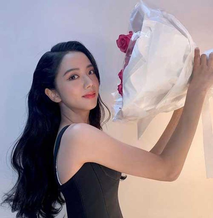 Top 5 nữ idol đẹp nhất Kpop: JiU giữ ngôi vị quán quân