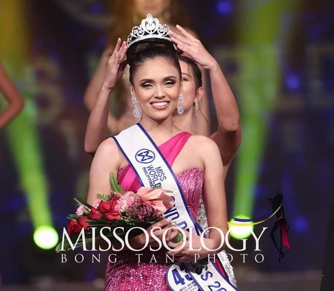 Người đẹp Philippines từ bỏ danh hiệu á hậu ngay khi chung kết vừa khép lại