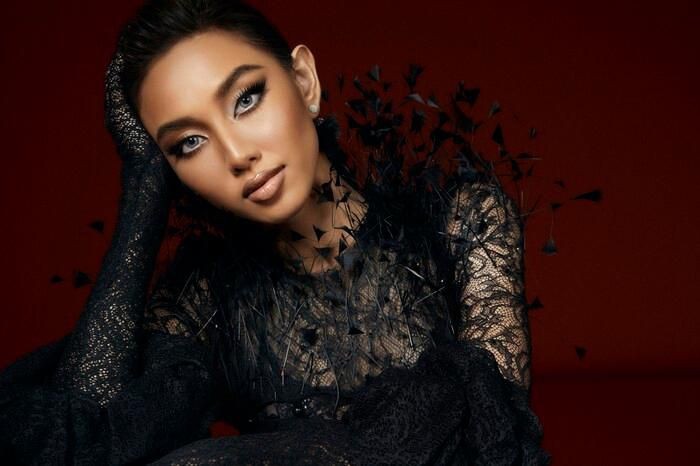 Miss Grand Vietnam - Thùy Tiên nóng bỏng với làn da nâu bóng giòn