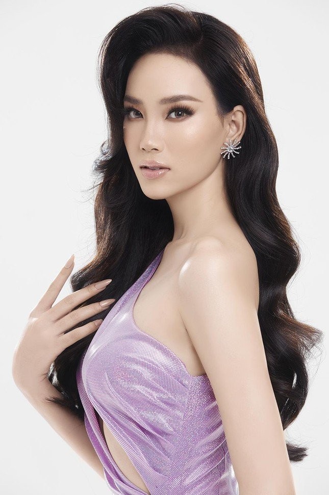 Lộ diện váy dạ hội dự thi Hoa hậu Liên lục địa 2021 của Ái Nhi bị hải quan thu giữ