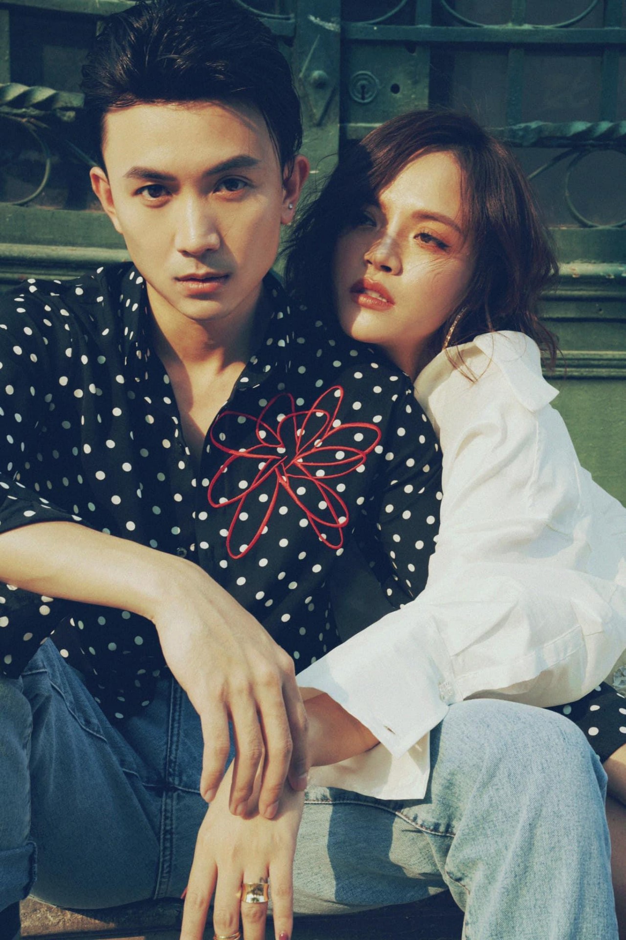 'Hương Vị Tình Thân' vừa đóng máy, cặp đôi Huy - Thy khoe bộ ảnh tình tứ đẹp như mơ