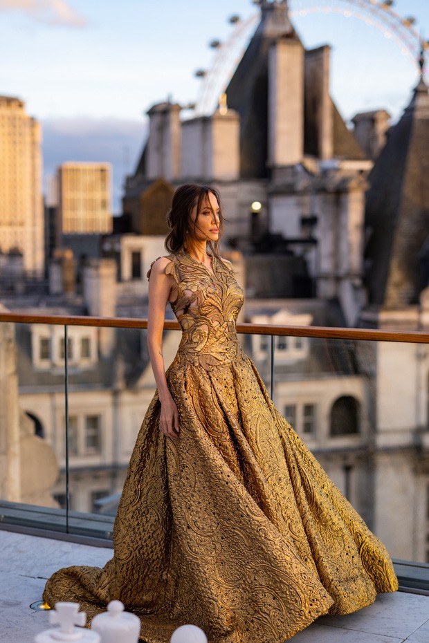 Khoảnh khắc kinh diễm của Angelina Jolie khiến vạn người điên đảo
