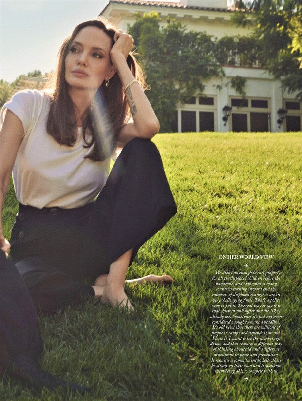 Khoảnh khắc kinh diễm của Angelina Jolie khiến vạn người điên đảo