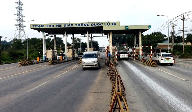 Tai nạn giao thông sáng 1/11: Va chạm với xe tải chở xi măng, nữ sinh tử vong tại chỗ