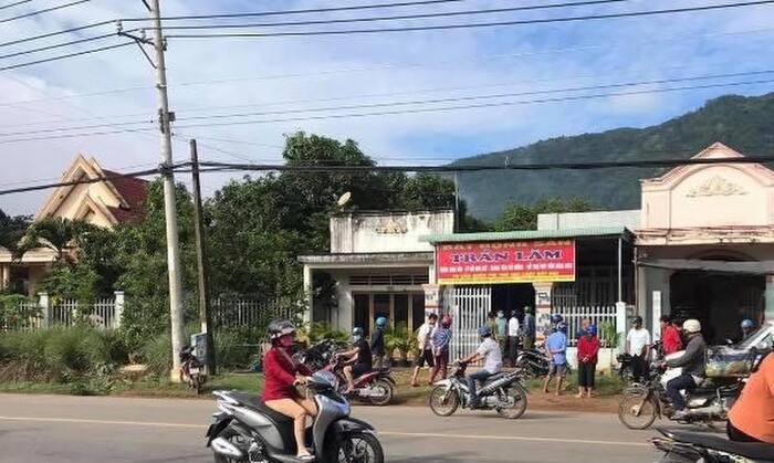 Thông tin pháp luật sáng 3/11: Gã trai côn đồ bắt cóc người yêu cũ đem vào nhà nghỉ nhốt rồi đánh đập vì  không cho gặp