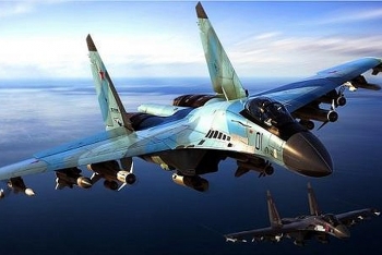 Video: 'Vua' tác chiến Su-35S của không quân Nga khoe tuyệt kĩ đánh chặn tầm cao
