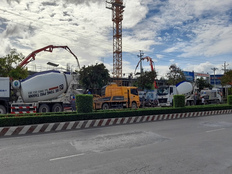 Tai nạn giao thông chiều 14/11: Truy tìm người phụ nữ bỏ chạy trong vụ tai nạn xe tải cán cô gái 20 tuổi tử vong