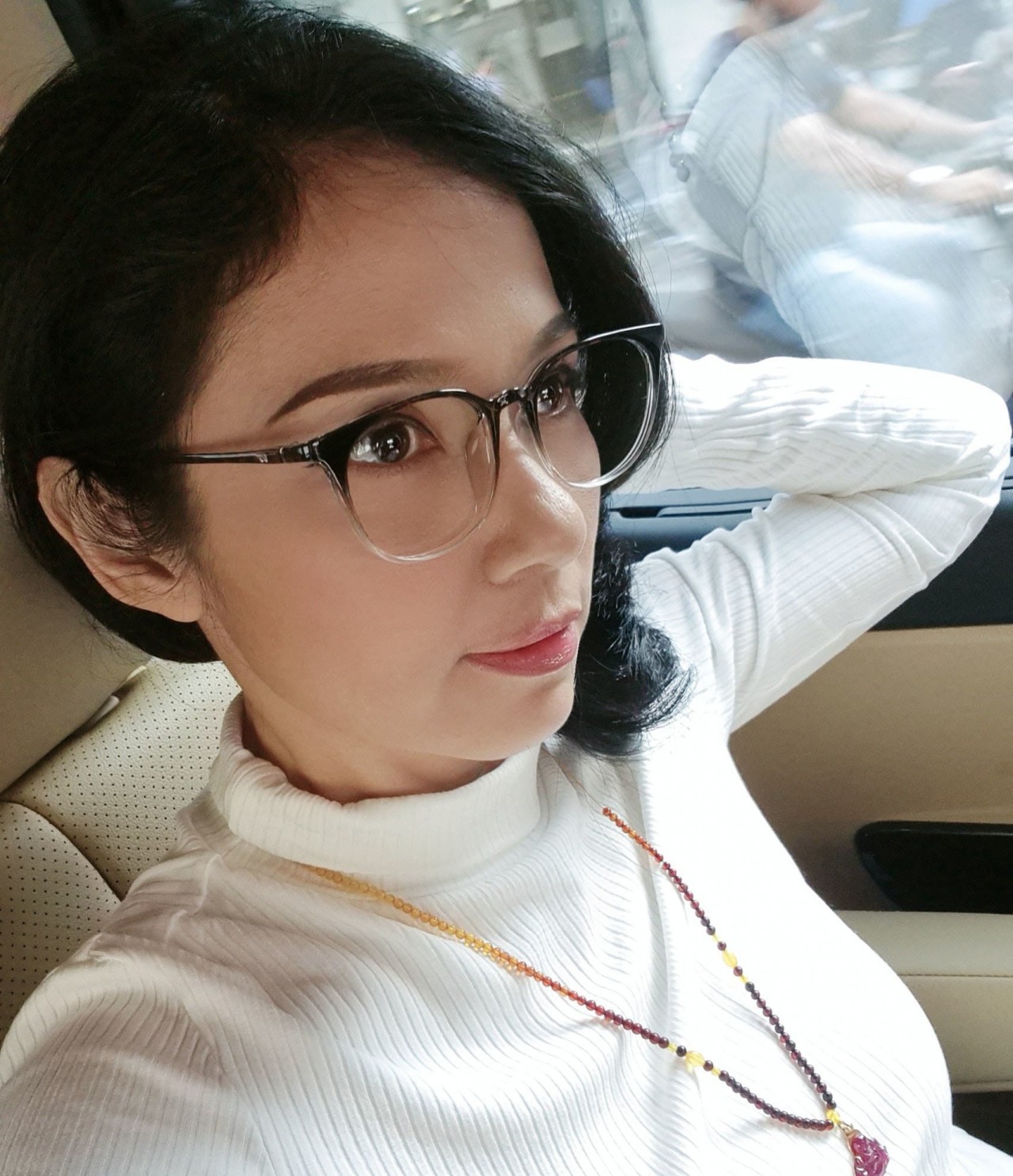 Ngẩn ngơ trước nhan sắc Việt Trinh ở tuổi 49