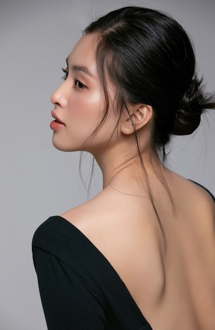 Sao cận gương mặt 'không góc chết' của Hoa hậu Tiểu Vy Sao cận gương mặt 'không góc chết' của Hoa hậu Tiểu Vy