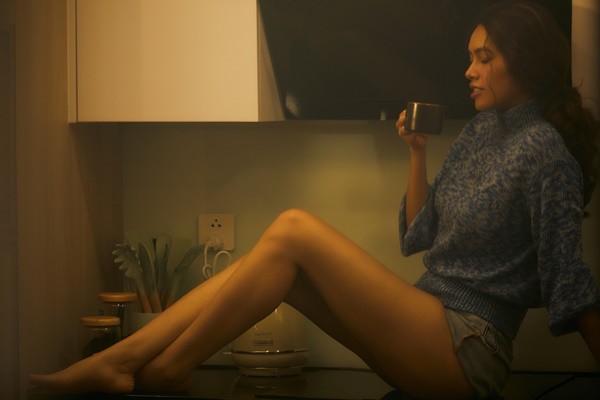 Á hậu Hoàng My mộc mạc và lôi cuốn trong bộ ảnh đón tuổi mới