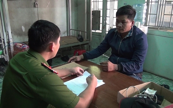 Thông tin pháp luật sáng 11/12: Mâu thuẫn trả tiền hát, hai nhóm đối tượng dùng súng đuổi bắn nhau