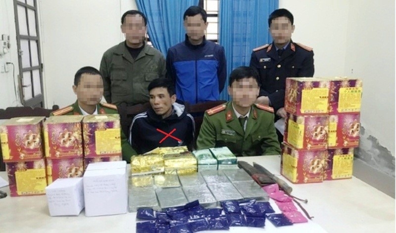 Thông tin pháp luật chiều 20/12: Tài xế lao vào cắn CSGT khi bị đo nồng độ cồn