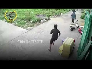 Video: Đang phá khóa trộm xe, 