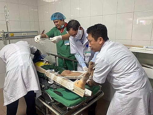 Đứt thang cuốn tại công trình Sở Tài chính Nghệ An, nhiều người thương vong