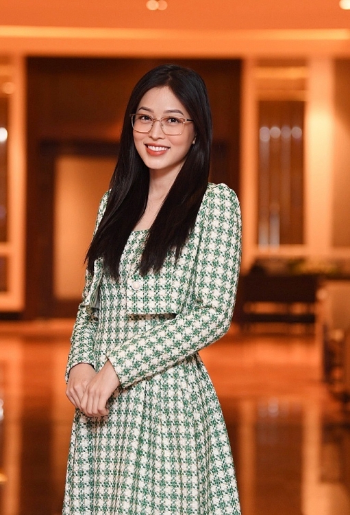 NSND Công Lý hạnh phúc trong ngày kết duyên với bạn gái kém 15 tuổi Ngọc Hà NSND Công Lý hạnh phúc trong ngày kết hôn với bạn gái kém 15 tuổi Ngọc Hà