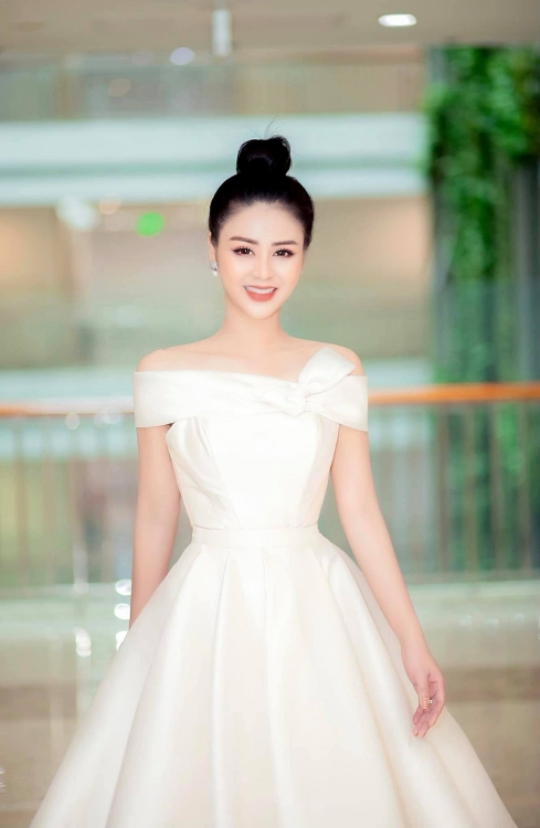 Lương Thu Trang - Nữ diễn viên thủ vai Minh trong 'Hướng dương ngược nắng' là ai?