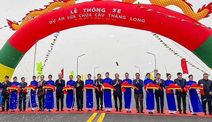 Thông xe cầu Thăng Long sau 5 tháng sửa chữa