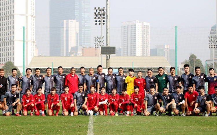 Tuyển nữ Việt Nam rượt đuổi tỷ số kịch tính với đội bóng cựu cầu thủ SEA Games 23