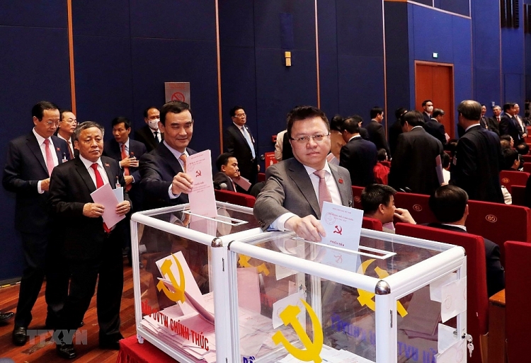 Đại hội XIII: Bỏ phiếu bầu Ban Chấp hành Trung ương khóa XIII Đại hội XIII: Bỏ phiếu bầu Ban Chấp hành Trung ương khóa XIII