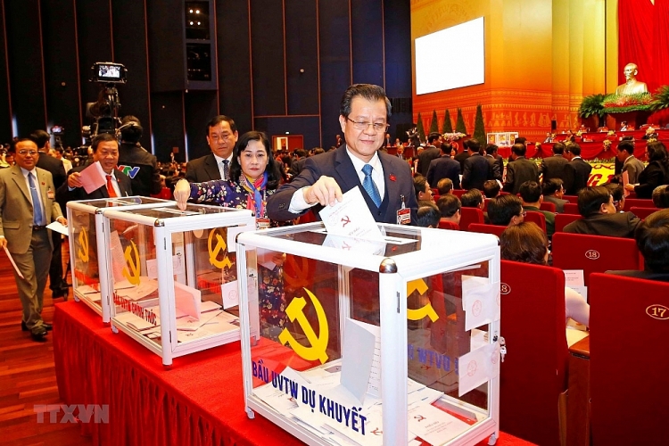 Đại hội XIII: Bỏ phiếu bầu Ban Chấp hành Trung ương khóa XIII Đại hội XIII: Bỏ phiếu bầu Ban Chấp hành Trung ương khóa XIII