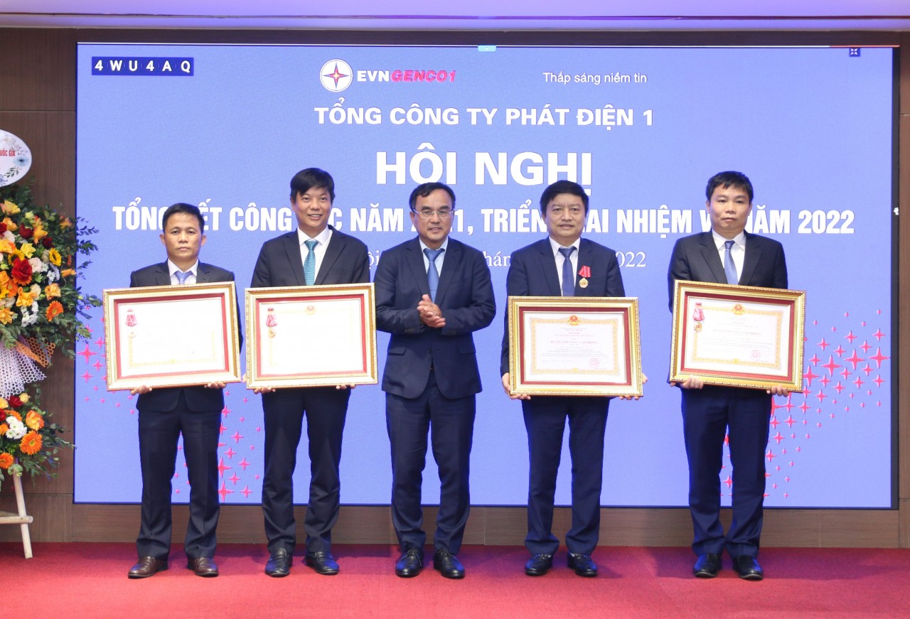 Tiếp tục xứng đáng là đơn vị dẫn đầu khối sản xuất của EVN trong năm 2022